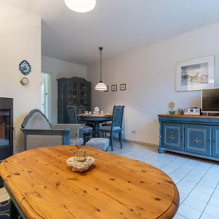 Mit Kamin In Einer Eigentumswohnung, Cleaning Included * Böhl