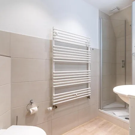 Mit Kamin In Einer Eigentumswohnung, Cleaning Included 아파트 Böhl