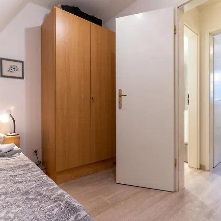 Mit Kamin In Einer Eigentumswohnung, Cleaning Included 아파트 Böhl