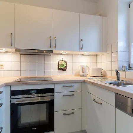 Mit Kamin In Einer Eigentumswohnung, Cleaning Included 아파트 *
