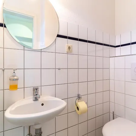 Mit Kamin In Einer Eigentumswohnung, Cleaning Included *